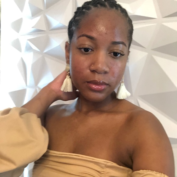 Meet the Posher Other - Meet your Posher, Khadija